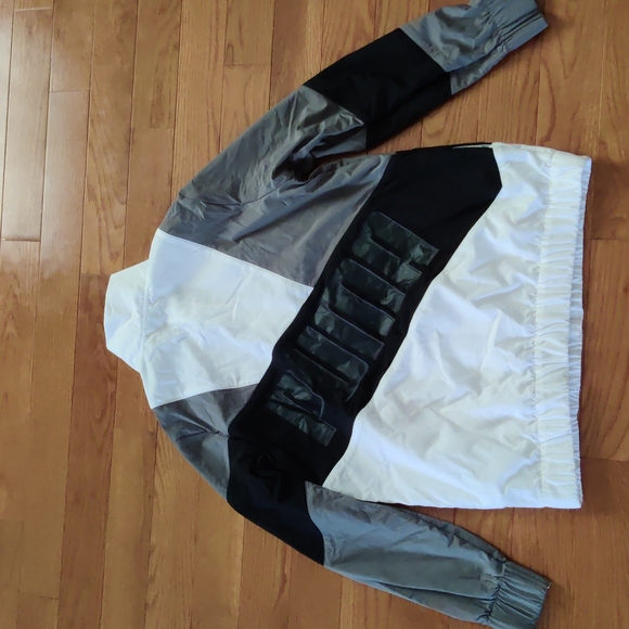 Gorgeous women PUMA SET - Picture 3 of 5